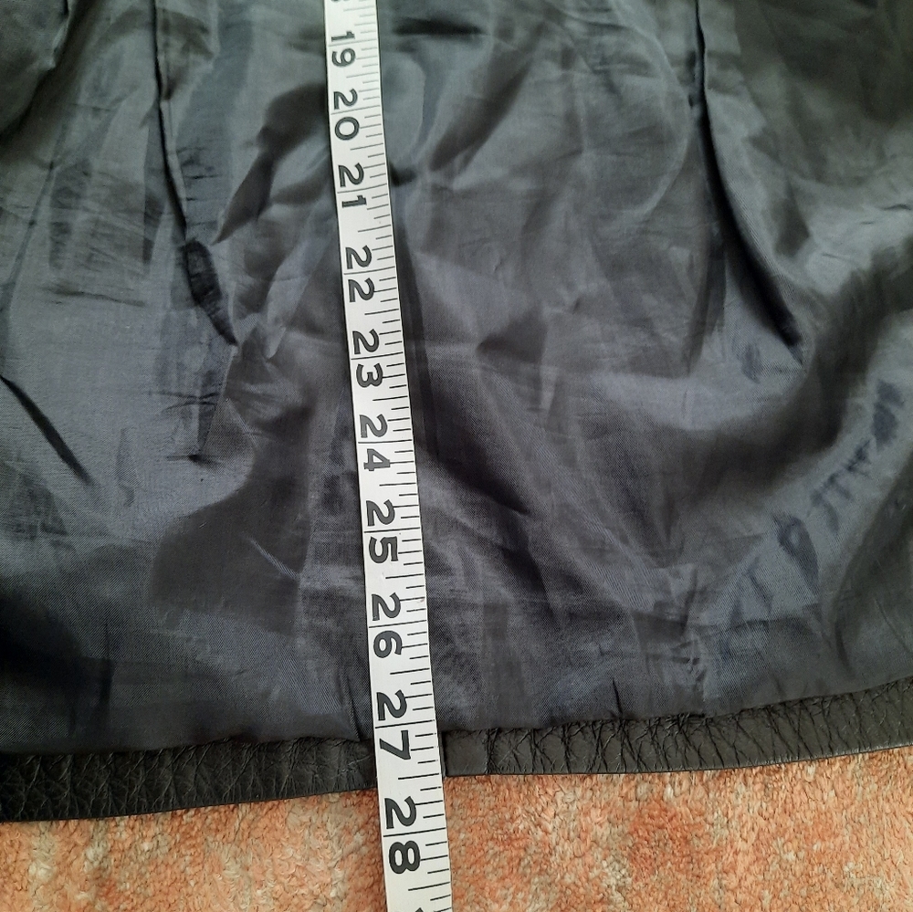 Vintage high neck belted black leather jacket - Picture 10 of 13